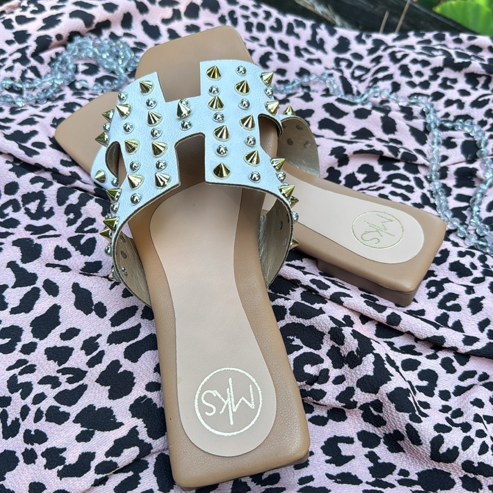 Studded sandals - Picture 7 of 7